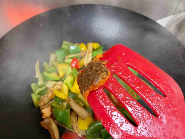 超簡單的辣炒雞脆骨的做法-香辣味炒菜譜