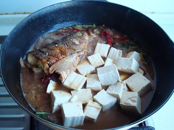豆腐燉魚頭的做法-家常味燉菜譜