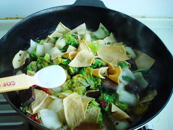 黃心菜燉血塊的做法-家常味燉菜譜-易網健康養生網 黃心菜燉血塊的做法-家常味燉菜譜