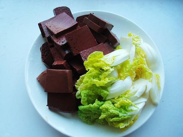 黃心菜燉血塊的做法-家常味燉菜譜-易網健康養生網 黃心菜燉血塊的做法-家常味燉菜譜