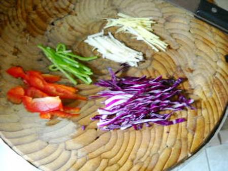 五彩酸辣魔芋絲的做法-酸辣味炒菜譜