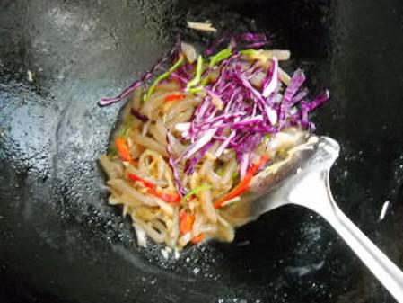 五彩酸辣魔芋絲的做法-酸辣味炒菜譜