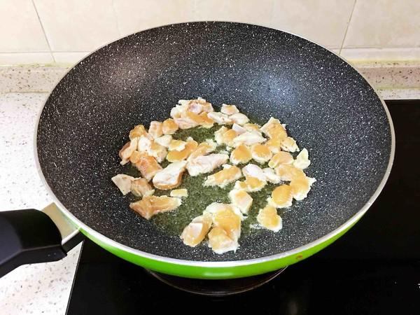 秒殺飯店的宮保雞丁蓋澆飯的做法-咸鮮味炒菜譜