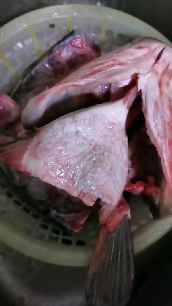 紅燒草魚頭的做法-家常味煮菜譜-易網<a href=http://m.henggaotouzi.com/ target=_blank class=infotextkey>健康養生</a>網 紅燒草魚頭的做法-家常味煮菜譜