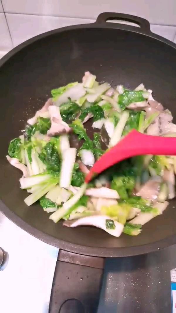 大白菜炒菇的做法-家常味炒菜譜