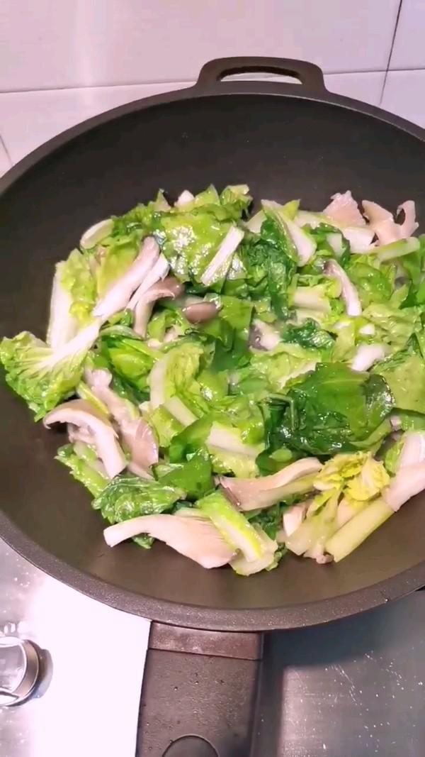 大白菜炒菇的做法-家常味炒菜譜