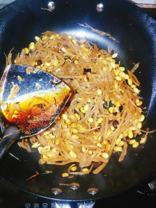 芥菜絲炒黃豆的做法-家常味炒菜譜-易網健康養生網 芥菜絲炒黃豆的做法-家常味炒菜譜