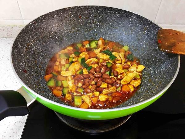 秒殺飯店的宮保雞丁蓋澆飯的做法-咸鮮味炒菜譜