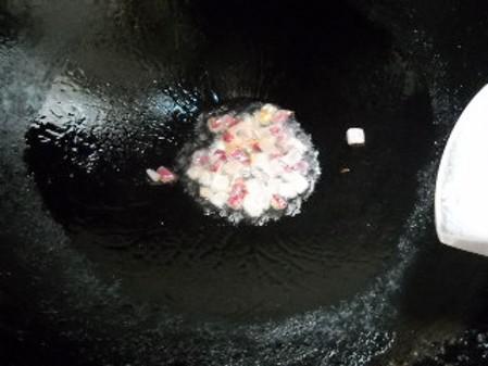 玉米魚丁的做法-家常味炒菜譜-易網健康養生網 玉米魚丁的做法-家常味炒菜譜