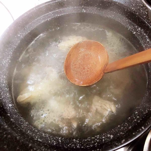 酸菜燉大骨的做法-咸鮮味燉菜譜-易網(wǎng)健康養(yǎng)生網(wǎng) 酸菜燉大骨的做法-咸鮮味燉菜譜