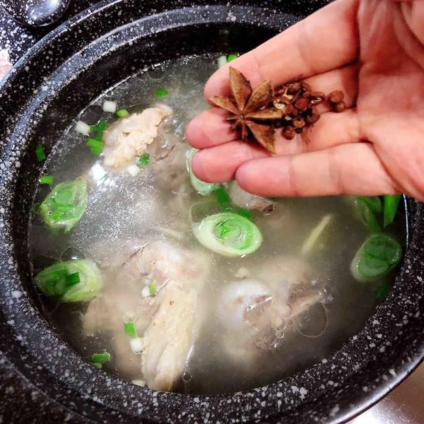 酸菜燉大骨的做法-咸鮮味燉菜譜-易網(wǎng)健康養(yǎng)生網(wǎng) 酸菜燉大骨的做法-咸鮮味燉菜譜