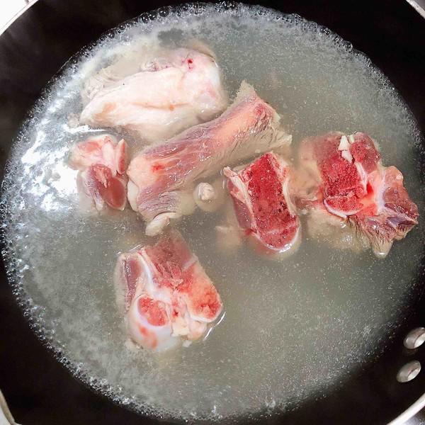 酸菜燉大骨的做法-咸鮮味燉菜譜-易網(wǎng)健康養(yǎng)生網(wǎng) 酸菜燉大骨的做法-咸鮮味燉菜譜