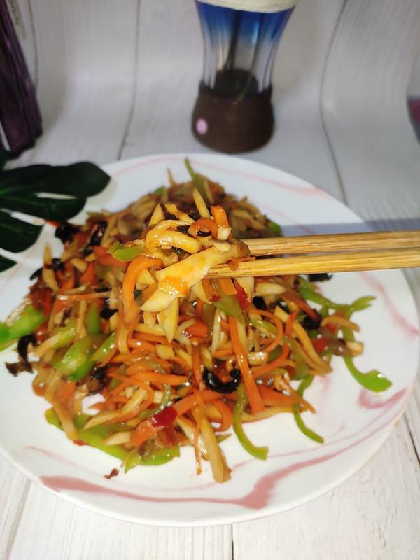 雞腿菇炒三絲的做法-魚香味炒菜譜