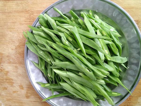 香菇豆角絲的做法-家常味炒菜譜