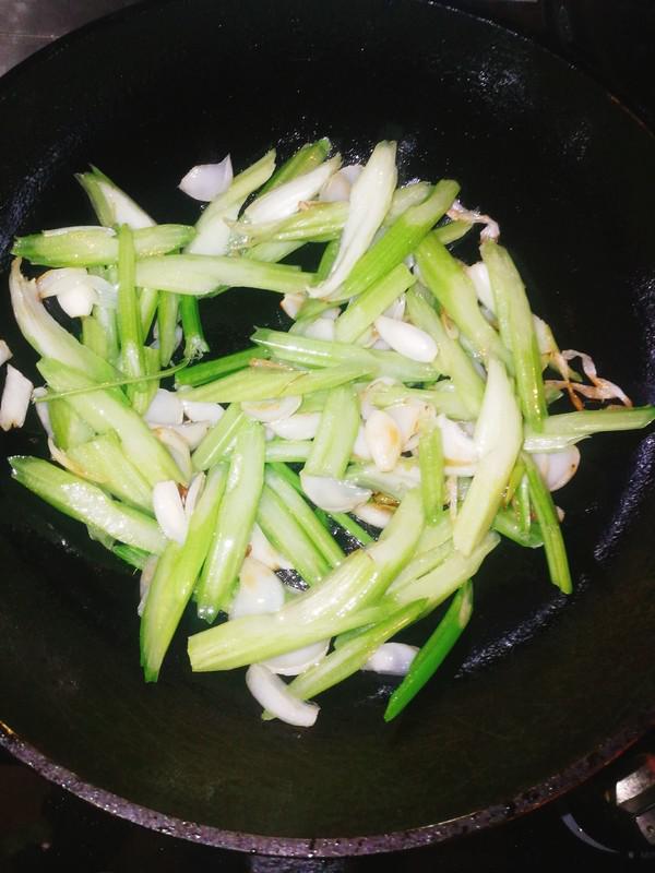 西芹百合的做法-家常味炒菜譜