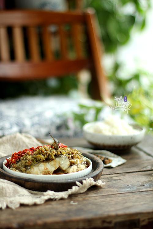 絕味雙椒蒸鱸魚的做法-香辣味蒸菜譜