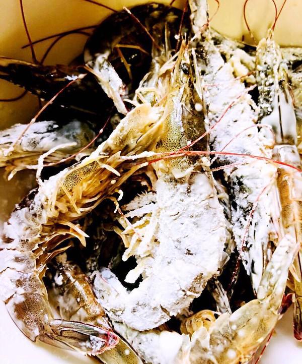 避風(fēng)塘炒蝦的做法-咸鮮味炒菜譜-易網(wǎng)健康養(yǎng)生網(wǎng) 避風(fēng)塘炒蝦的做法-咸鮮味炒菜譜