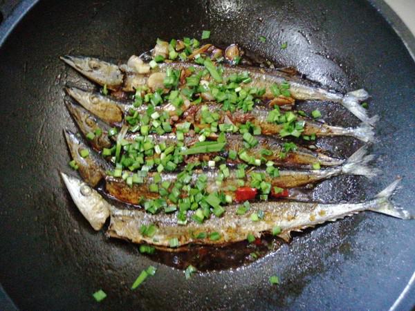 XO醬秋刀魚的做法-咸鮮味燒菜譜