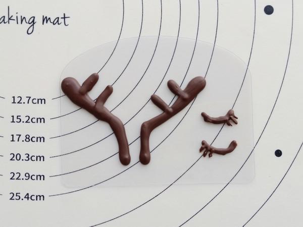 麋鹿蛋糕卷的做法-甜味烤菜譜
