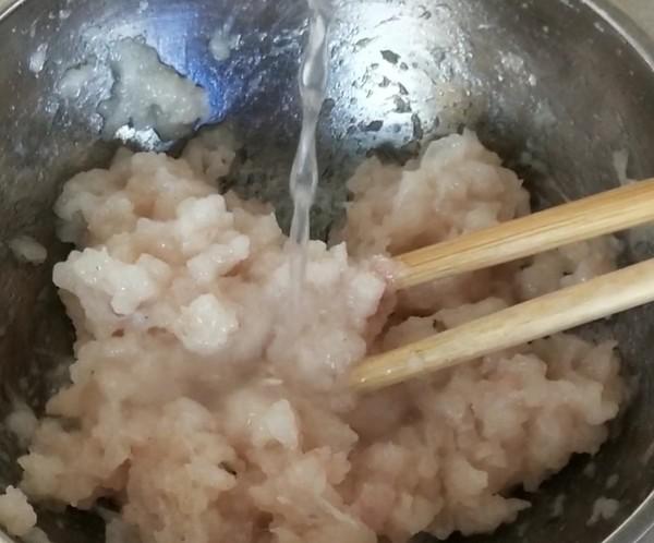 手打魚(yú)丸的做法-咸鮮味汆菜譜-易網(wǎng)健康養(yǎng)生網(wǎng) 手打魚(yú)丸的做法-咸鮮味汆菜譜