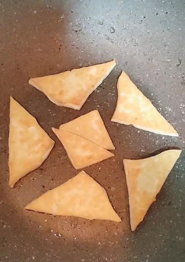 抱蛋豆腐的做法-咸鮮味煎菜譜-易網(wǎng)健康養(yǎng)生網(wǎng) 抱蛋豆腐的做法-咸鮮味煎菜譜