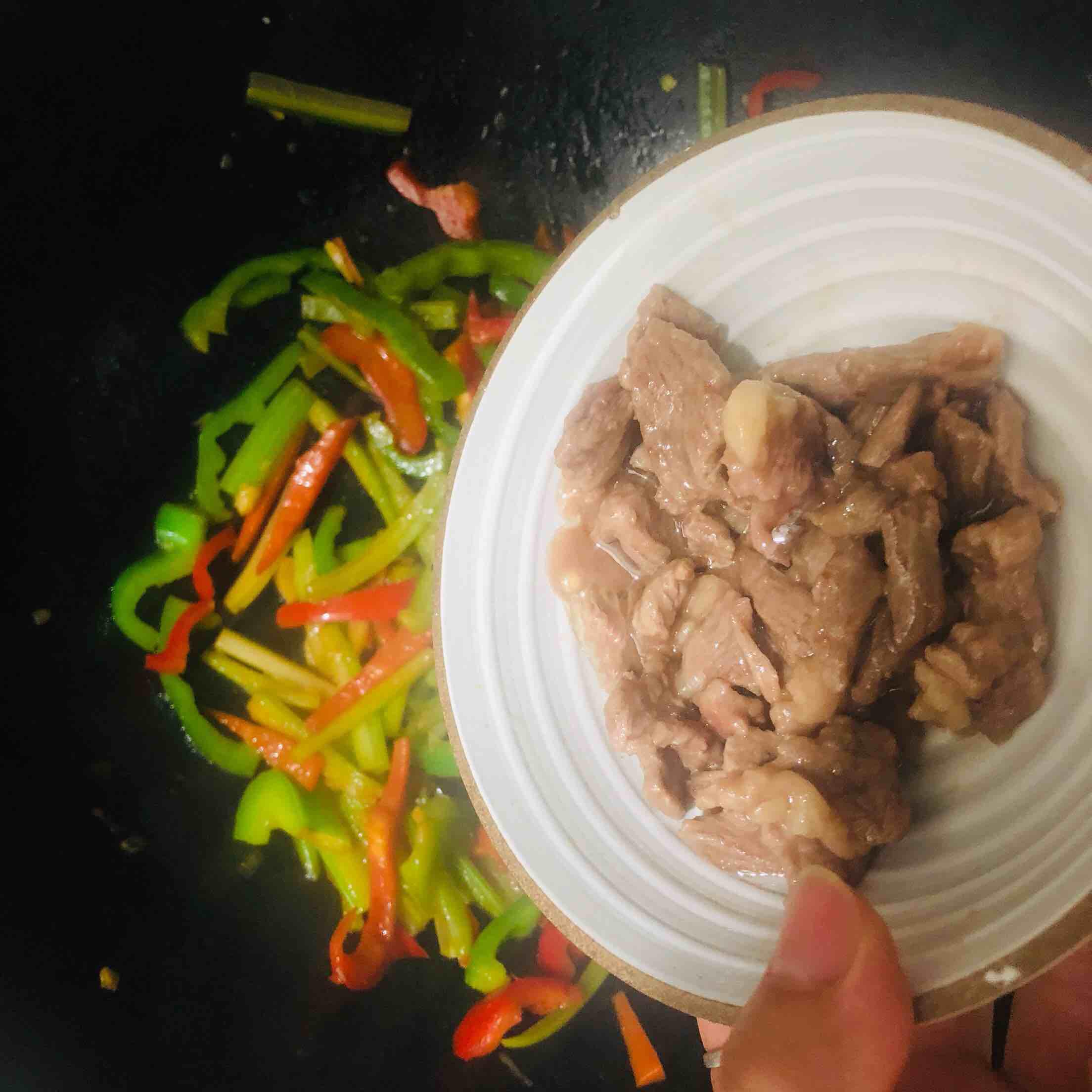 時(shí)蔬炒牛肉的做法-醬香味炒菜譜