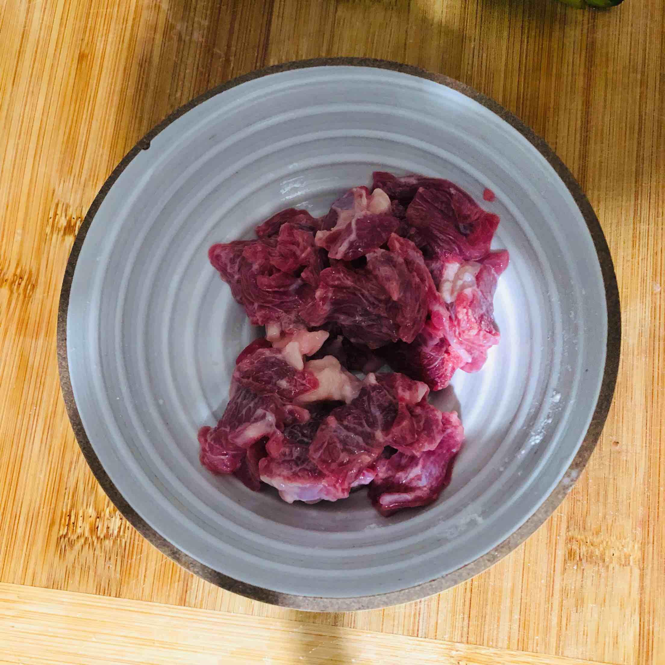 時(shí)蔬炒牛肉的做法-醬香味炒菜譜