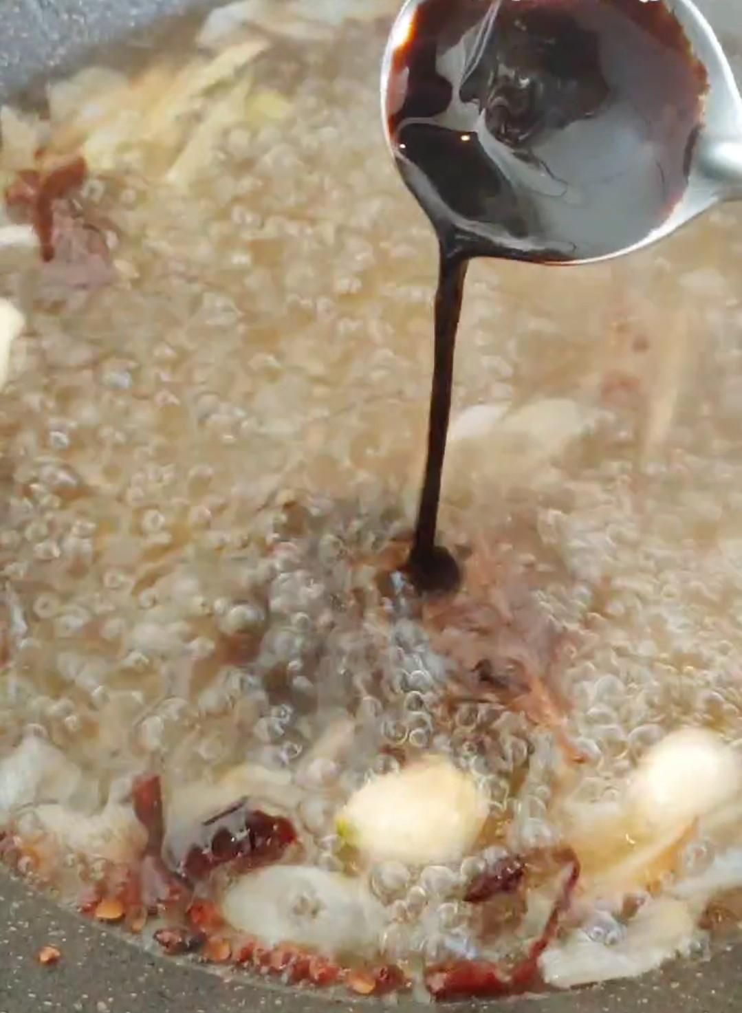 魚頭泡餅的做法-家常味燉菜譜