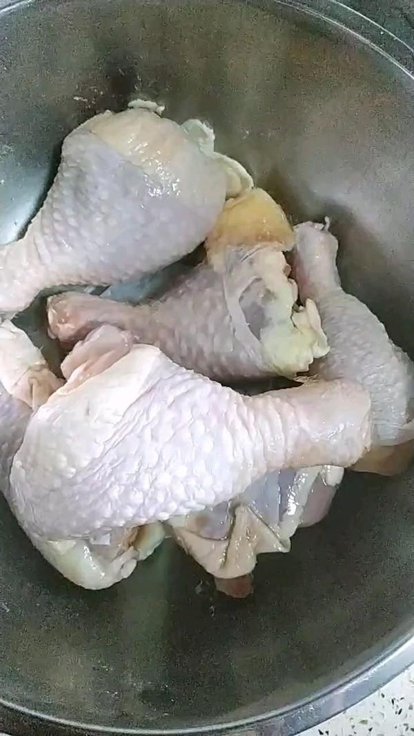 板栗紅燒雞腿的做法-家常味燒菜譜-易網(wǎng)<a href=http://m.henggaotouzi.com/ target=_blank class=infotextkey>健康養(yǎng)生</a>網(wǎng) 板栗紅燒雞腿的做法-家常味燒菜譜