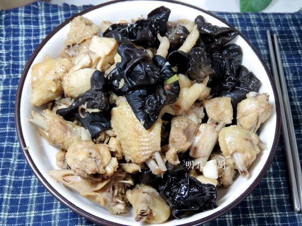 雞肉炒木耳的做法-家常味炒菜譜