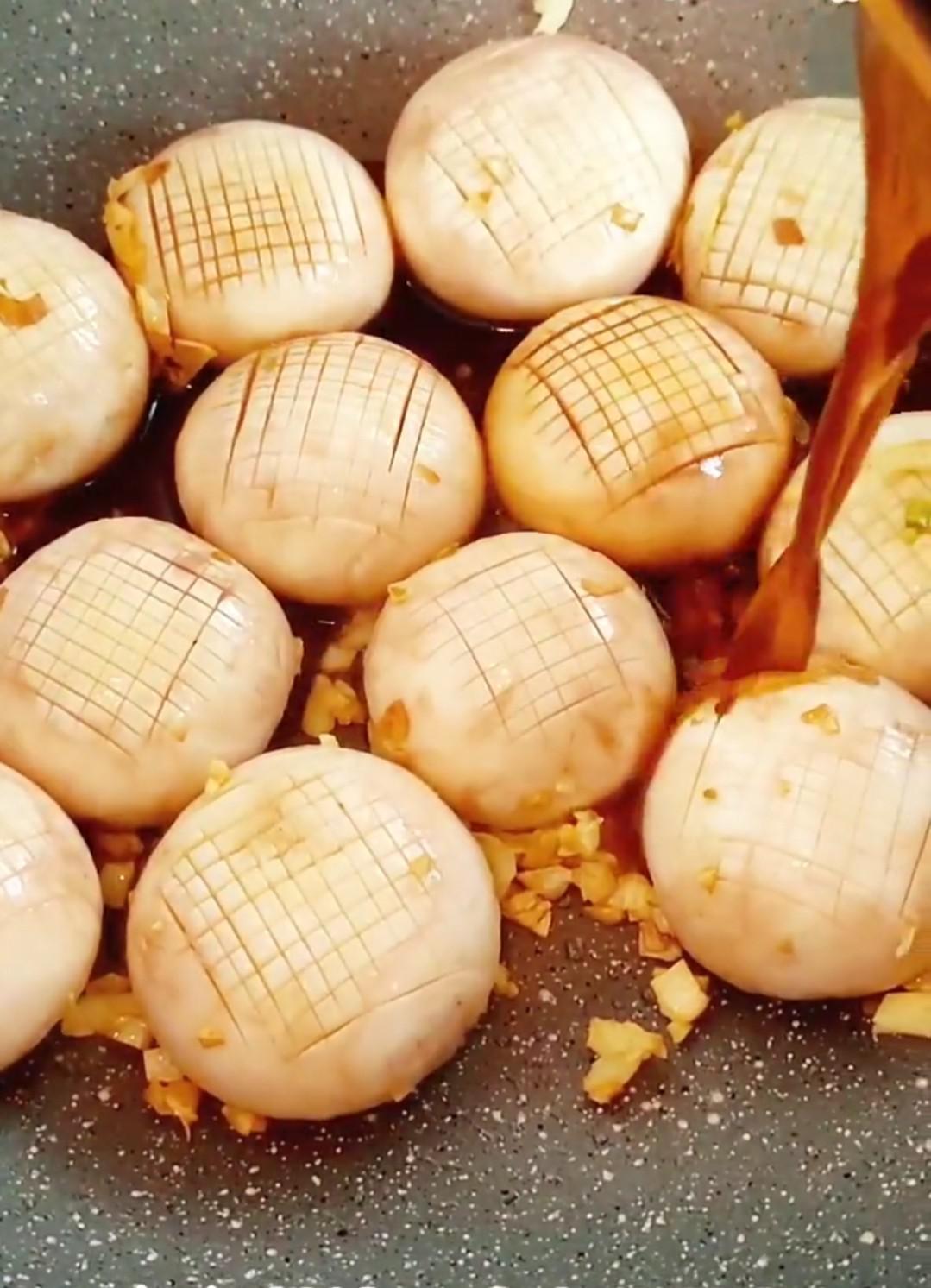 紅燒口蘑的做法-家常味燒菜譜