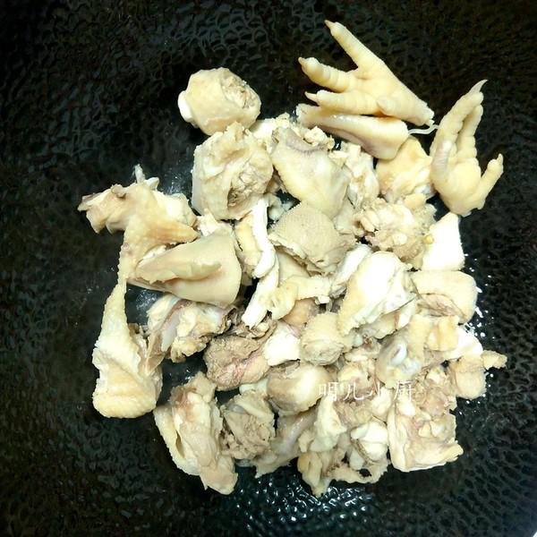 雞肉炒木耳的做法-家常味炒菜譜