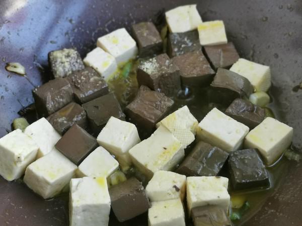 鴛鴦豆腐的做法-家常味炒菜譜-易網(wǎng)健康養(yǎng)生網(wǎng) 鴛鴦豆腐的做法-家常味炒菜譜