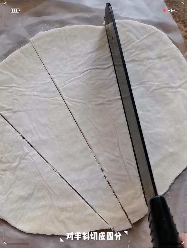 香腸酥皮卷的做法-家常味烤菜譜