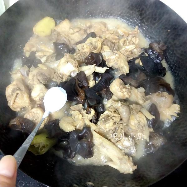 雞肉炒木耳的做法-家常味炒菜譜