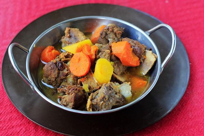 胡蘿卜燉牛排骨的做法-家常味燉菜譜-易網健康養生網 胡蘿卜燉牛排骨的做法-家常味燉菜譜