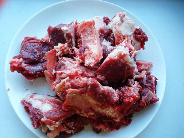 胡蘿卜燉牛排骨的做法-家常味燉菜譜-易網健康養生網 胡蘿卜燉牛排骨的做法-家常味燉菜譜