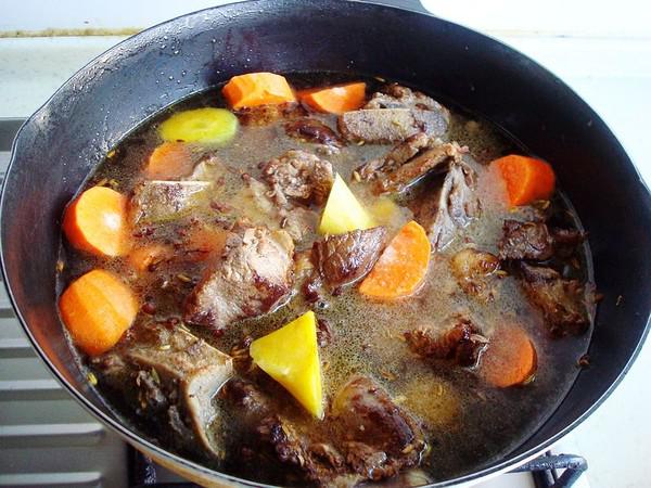 胡蘿卜燉牛排骨的做法-家常味燉菜譜-易網健康養生網 胡蘿卜燉牛排骨的做法-家常味燉菜譜