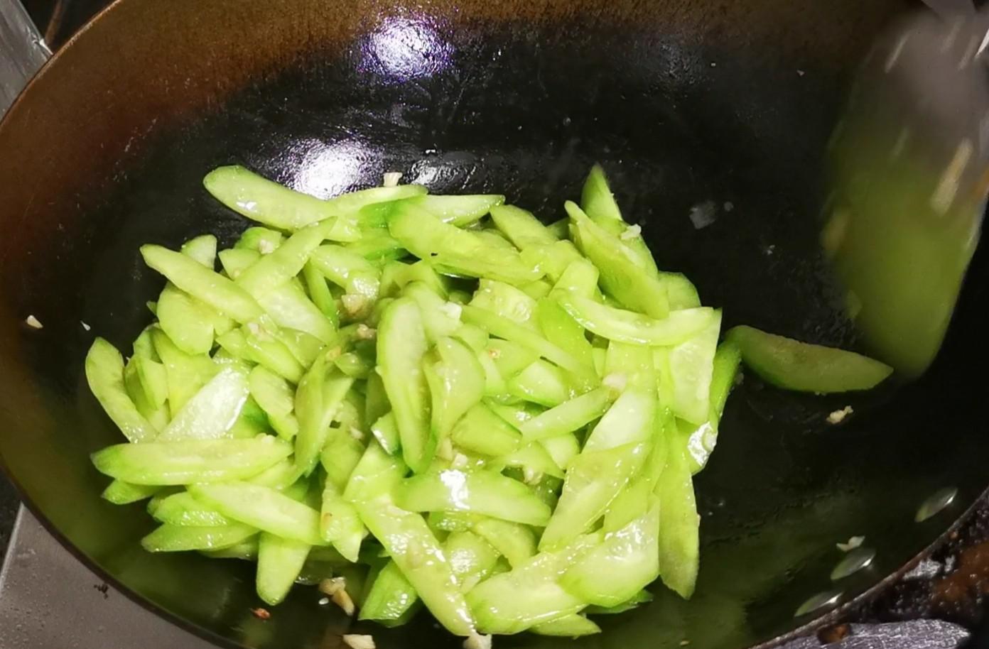 青瓜炒章魚仔的做法-咸鮮味炒菜譜