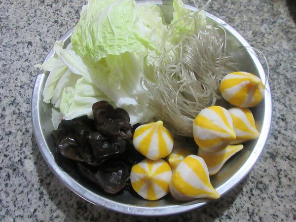 家常一鍋亂燉的做法-家常味燉菜譜-易網<a href=http://m.henggaotouzi.com/ target=_blank class=infotextkey>健康養(yǎng)生</a>網 家常一鍋亂燉的做法-家常味燉菜譜