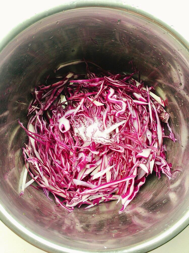 紫甘藍拌粉絲的做法-家常味拌菜譜