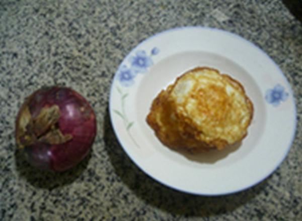 黑木耳洋蔥炒荷葉蛋的做法-家常味炒菜譜