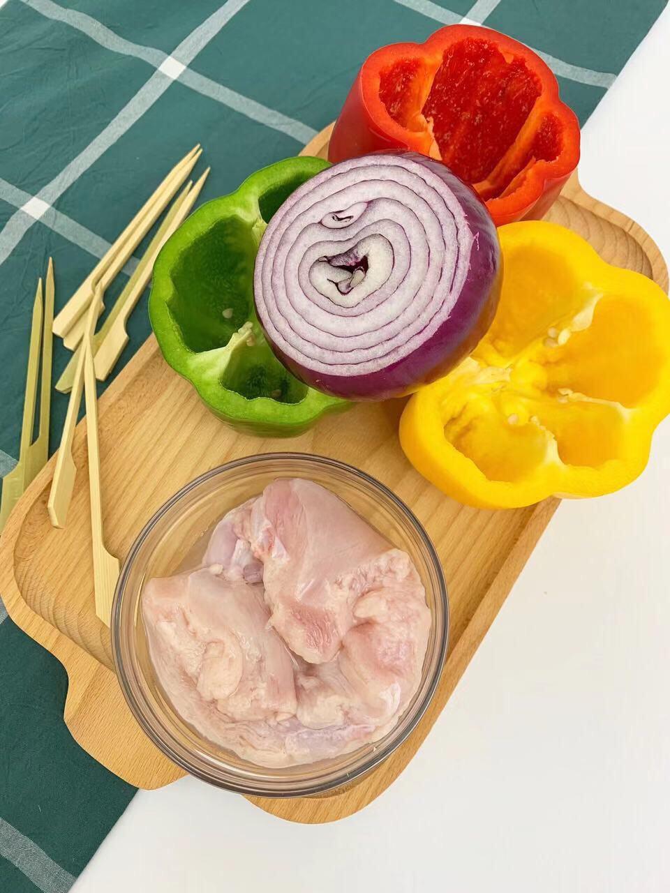 寶寶輔食 圣誕彩椒雞肉串的做法-家常味烤菜譜-易網<a href=http://m.henggaotouzi.com/ target=_blank class=infotextkey>健康養生</a>網 寶寶輔食 圣誕彩椒雞肉串的做法-家常味烤菜譜