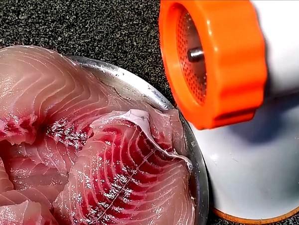 草魚餅的做法-咸鮮味煎菜譜-易網<a href=http://m.henggaotouzi.com/ target=_blank class=infotextkey>健康養生</a>網 草魚餅的做法-咸鮮味煎菜譜