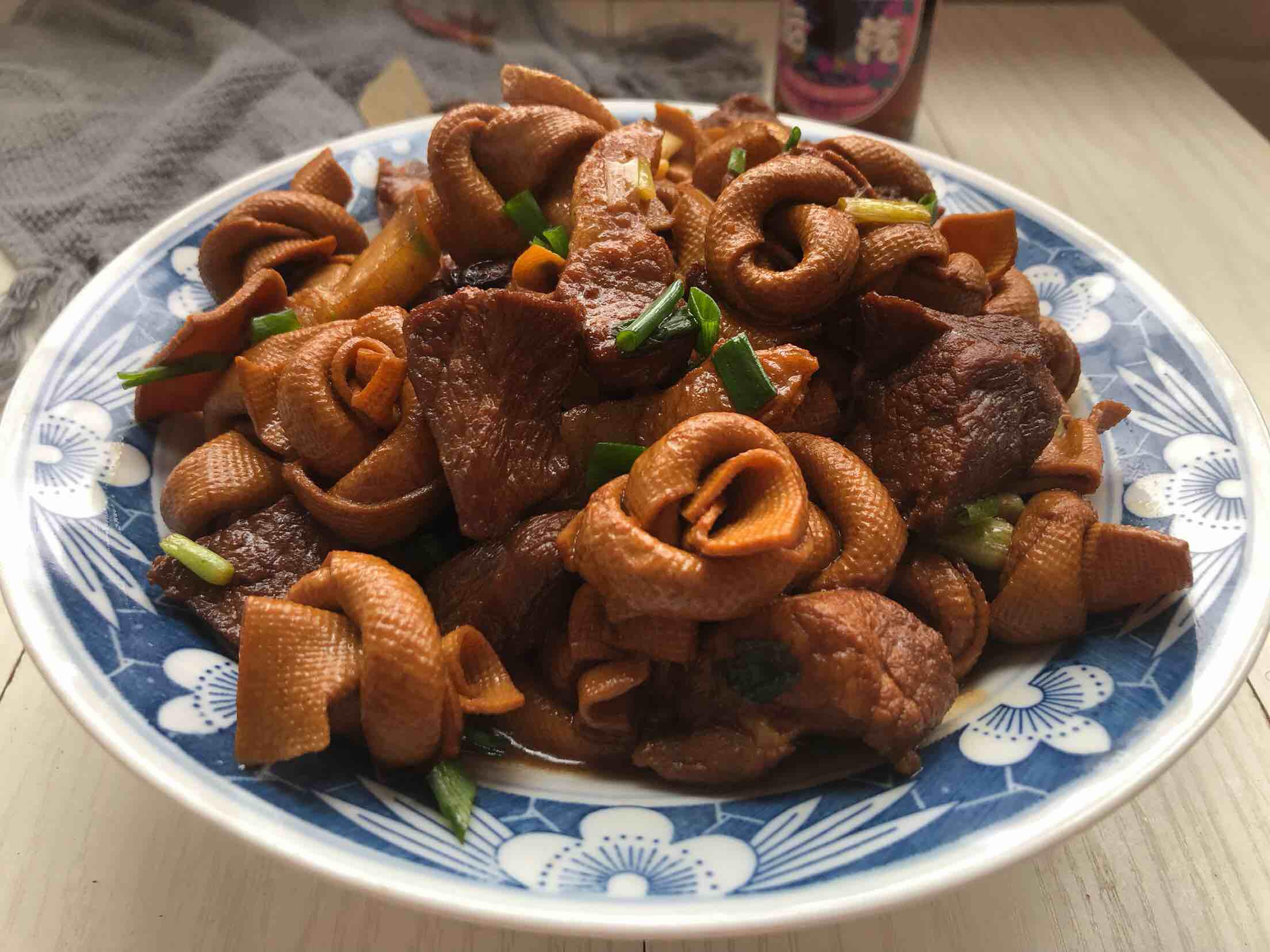 百葉結燒肉的做法-家常味燒菜譜