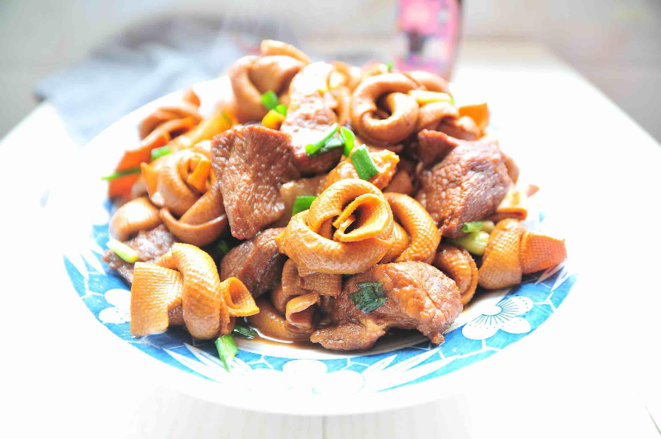 百葉結燒肉的做法-家常味燒菜譜