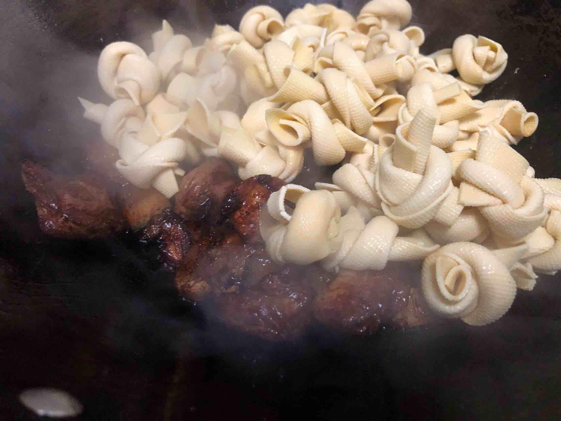 百葉結燒肉的做法-家常味燒菜譜