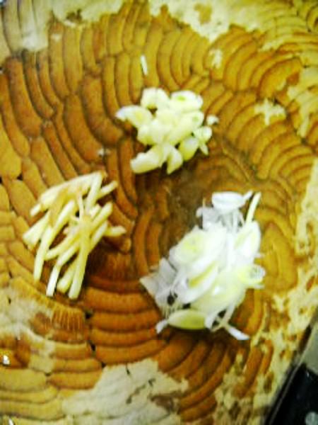 沙茶南瓜面棋的做法-家常味炒菜譜