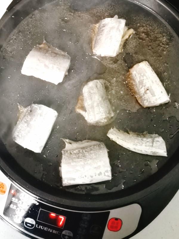 蔥油帶魚(yú)的做法-蔥香味煎菜譜