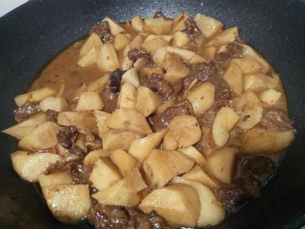 牛腩燉山藥的做法-家常味燉菜譜